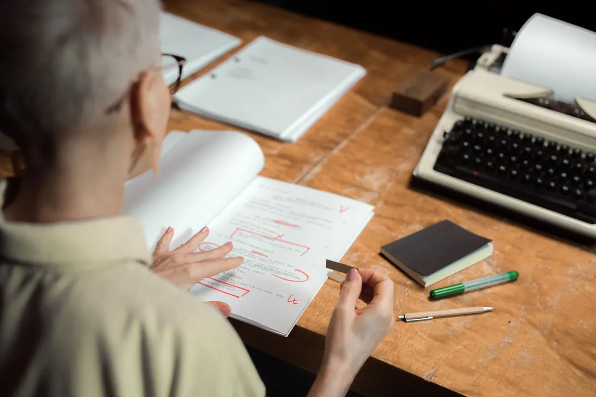 Editing Copy for British English: Common US-to-UK Spelling and Punctuation Traps
